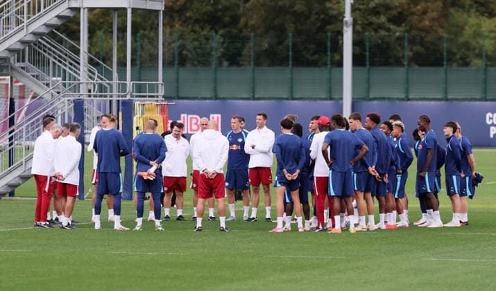 RB Leipzig - Training Champions League MD-1 Leipzig, 09.09.2026, Red Bull Akademie, Fussball, Champions League, Matchday-1, RB Leipzig , Abschlußtraining vor dem Auswärtsspiel in Como , Im Bild: Spielerkreis. , Nur zur redaktionellen Nutzung. Only editorial use. ,