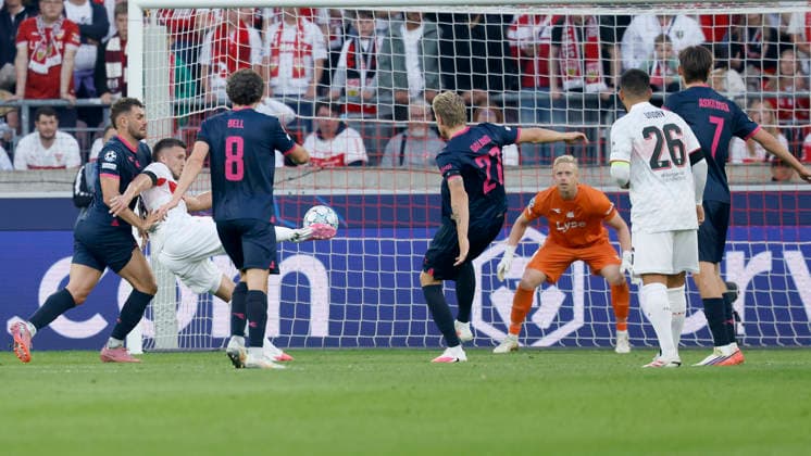 v.l.n.r.: Ermedin Demirovic (VfB Stuttgart) Goal scored, erzielt das Tor zum 3:1, celebrate the goal, im UEFA-Champions-League-Spiel zwischen dem VfB Stuttgart und Viking FK in der MHP Arena, Stuttgart, Deutschland, am 9. September 2026.d in action during the UEFA Champions League match between VfB Stuttgart and Viking FK at the MHP Arena, Stuttgart, Germany, on September 9, 2026. Copyright: HMBxMedia xHeikoxBecker