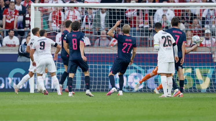 v.l.n.r.: Ermedin Demirovic (VfB Stuttgart) Goal scored, erzielt das Tor zum 3:1, celebrate the goal, im UEFA-Champions-League-Spiel zwischen dem VfB Stuttgart und Viking FK in der MHP Arena, Stuttgart, Deutschland, am 9. September 2026.d in action during the UEFA Champions League match between VfB Stuttgart and Viking FK at the MHP Arena, Stuttgart, Germany, on September 9, 2026. Copyright: HMBxMedia xHeikoxBecker