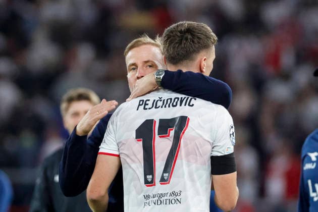 Sebastian Hoeneß, Hoeness (VfB Stuttgart, Trainer) und Dzenan Pejcinovic (VfB Stuttgart, 17) nach dem Spiel , Deutschland, Fussball, UEFA Champions League, 1. Spieltag, 2026 2027, VfB Stuttgart vs. Viking Stavanger, 09.09.2026, Stuttgart Arena Stuttgart Deutschland Copyright: xGrantxHubbsx