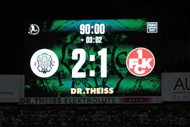 09.09.2026, xrekx, Fussball Regionalliga Suedwest, FC Homburg - 1.FC Kaiserslautern II v.l. Anzeigetafel, Videowall, Scoreboard, Info, Werbung Symbolfoto, Symbolbild, Symbol Stadion, symbolic photo, symbolic image, symbolic stadium Homburg