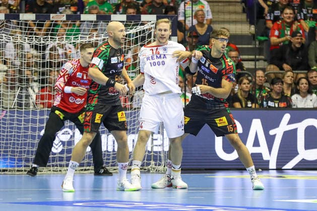 09.09.2026, xgox, Handball - EHF Champions League SC Magdeburg - Kolstad Handbold v.l. Oscar Bergendahl (Magdeburg, 54), Magnus Gullerud (Kolstad, 14), Antonio Serradilla (Magdeburg, 15) Zweikampf, Duell, Kampf, tackle Magdeburg