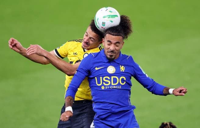 Ethan Ampadu of Leeds United and Malo Gusto of Chelsea in action Chelsea v Leeds United, EFL Carabao Cup, Third Round, Football, Stamford Bridge, London, UK - 09 Sep 2026London Stamford Bridge United Kingdom EDITORIAL USE ONLY No use with unauthorised audio, video, data, fixture lists, club league logos or live services. Online in-match use limited to 120 images, no video emulation. No use in betting, games or single club league player publications. Copyright: xKieranxMcManus Shutterstockx 17140215r