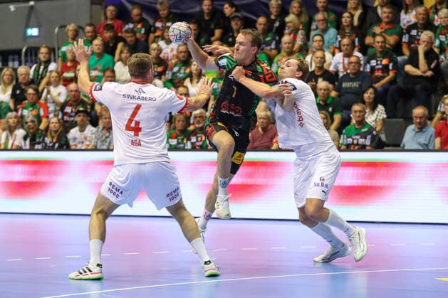 09.09.2026, xgox, Handball - EHF Champions League SC Magdeburg - Kolstad Handbold v.l. Etle Eck Aga (Kolstad, 4), Felix Claar (Magdeburg, 7), Emre Christoffer Berge (Kolstad, 3) Zweikampf, Duell, Kampf, tackle Magdeburg