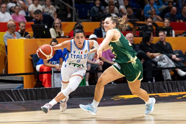 Costanza Verona (Italien, 08) im Dribbling gegen Isobel Borlase (Australien, 20), GER, Italien vs. Australien, Basketball, FIBA Women s World Cup 2026, Qualifikation fuers Viertelfinale, 09.09.2026 GER, Italien vs. Australien, Basketball, FIBA Women s World Cup 2026, Qualifikation fuers Viertelfinale, 09.09.2026 Berlin Copyright: xEibner-Pressefoto MaxxVincenx EP_MVN