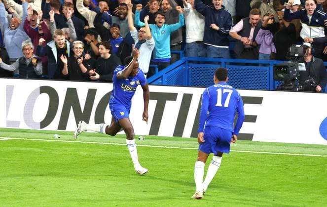 Danny Welbeck of Chelsea celebrates scoring a goal to make the score 4-2 Chelsea v Leeds United, EFL Carabao Cup, Third Round, Football, Stamford Bridge, London, UK - 09 Sep 2026London Stamford Bridge United Kingdom EDITORIAL USE ONLY No use with unauthorised audio, video, data, fixture lists, club league logos or live services. Online in-match use limited to 120 images, no video emulation. No use in betting, games or single club league player publications. Copyright: xKieranxMcManus Shutterstockx 17140215av