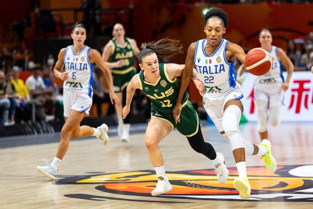 Olbis Andre (Italien, 22) im Dribbling gegen Stephanie Reid (Australien, 12), GER, Italien vs. Australien, Basketball, FIBA Women s World Cup 2026, Qualifikation fuers Viertelfinale, 09.09.2026 GER, Italien vs. Australien, Basketball, FIBA Women s World Cup 2026, Qualifikation fuers Viertelfinale, 09.09.2026 Berlin Copyright: xEibner-Pressefoto MaxxVincenx EP_MVN