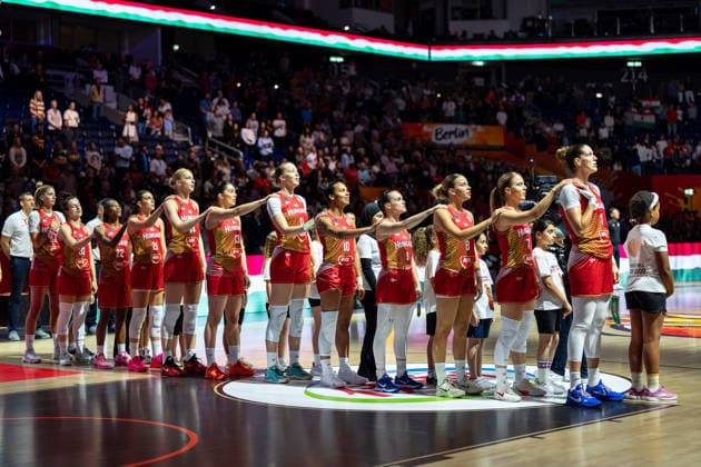 ungarische Mannschaft waehrend der Nationalhymne, GER, USA vs. Ungarn, Basketball, FIBA Women s World Cup 2026, Viertelfinale, 10.09.2026 GER, USA vs. Ungarn, Basketball, FIBA Women s World Cup 2026, Viertelfinale, 10.09.2026 Berlin Copyright: xEibner-Pressefoto MaxxVincenx EP_MVN