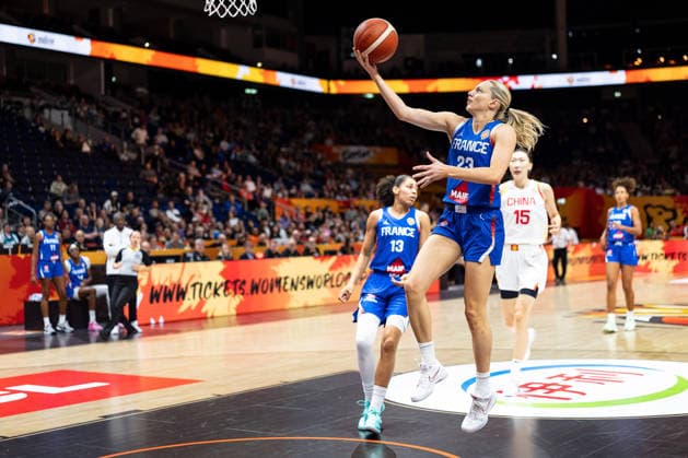 Marine Johannes (Frankreich, 23) beim Korbleger, GER, China vs. Frankreich, Basketball, FIBA Women s World Cup 2026, Viertelfinale, 10.09.2026 GER, China vs. Frankreich, Basketball, FIBA Women s World Cup 2026, Viertelfinale, 10.09.2026 Berlin Copyright: xEibner-Pressefoto MaxxVincenx EP_MVN