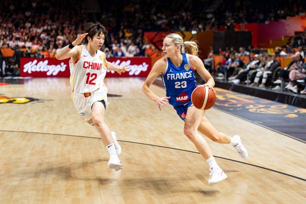 Marine Johannes (Frankreich, 23) im Dribbling gegen Yujie Chen (China, 12), GER, China vs. Frankreich, Basketball, FIBA Women s World Cup 2026, Viertelfinale, 10.09.2026 GER, China vs. Frankreich, Basketball, FIBA Women s World Cup 2026, Viertelfinale, 10.09.2026 Berlin Copyright: xEibner-Pressefoto MaxxVincenx EP_MVN