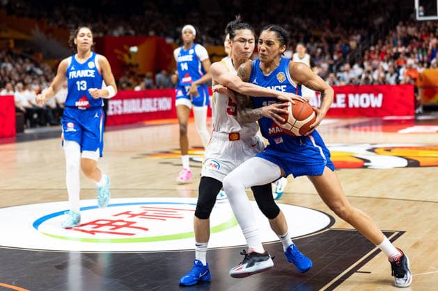 Gabby Williams (Frankreich, 15) im Dribbling gegen Siyu Wang (China, 05), GER, China vs. Frankreich, Basketball, FIBA Women s World Cup 2026, Viertelfinale, 10.09.2026 GER, China vs. Frankreich, Basketball, FIBA Women s World Cup 2026, Viertelfinale, 10.09.2026 Berlin Copyright: xEibner-Pressefoto MaxxVincenx EP_MVN