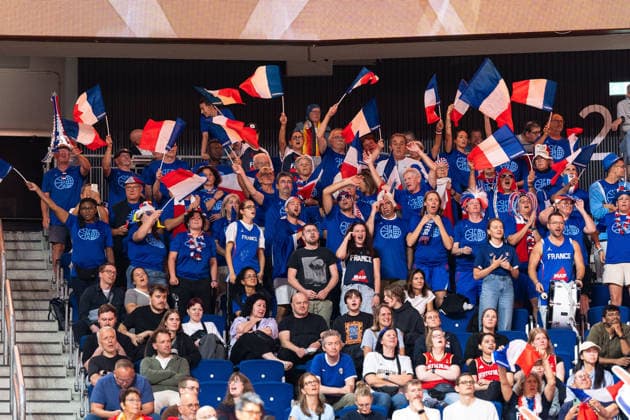 franzoesische Fans jubelt Jubel mit Flaggen, GER, China vs. Frankreich, Basketball, FIBA Women s World Cup 2026, Viertelfinale, 10.09.2026 GER, China vs. Frankreich, Basketball, FIBA Women s World Cup 2026, Viertelfinale, 10.09.2026 Berlin Copyright: xEibner-Pressefoto MaxxVincenx EP_MVN