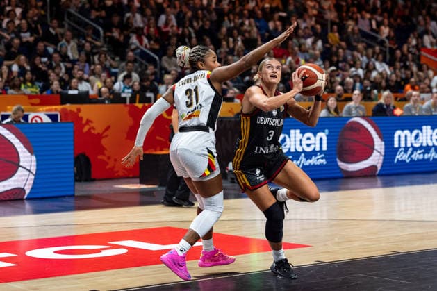 Alexandra Wilke (Deutschland, 03) beim Wurf, Maxuella Lisowa Mbaka (Belgien, 31), GER, Belgien vs. Deutschland, Basketball, FIBA Women s World Cup 2026, Viertelfinale, 10.09.2026 GER, Belgien vs. Deutschland, Basketball, FIBA Women s World Cup 2026, Viertelfinale, 10.09.2026 Berlin Copyright: xEibner-Pressefoto MaxxVincenx EP_MVN