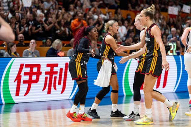 Alexis Peterson (Deutschland, 01) und Alexandra Wilke (Deutschland, 03) jubelt Jubel mit Frieda Buehner (Deutschland, 20) und Leonie Fiebich (Deutschland, 13), GER, Belgien vs. Deutschland, Basketball, FIBA Women s World Cup 2026, Viertelfinale, 10.09.2026 GER, Belgien vs. Deutschland, Basketball, FIBA Women s World Cup 2026, Viertelfinale, 10.09.2026 Berlin Copyright: xEibner-Pressefoto MaxxVincenx EP_MVN