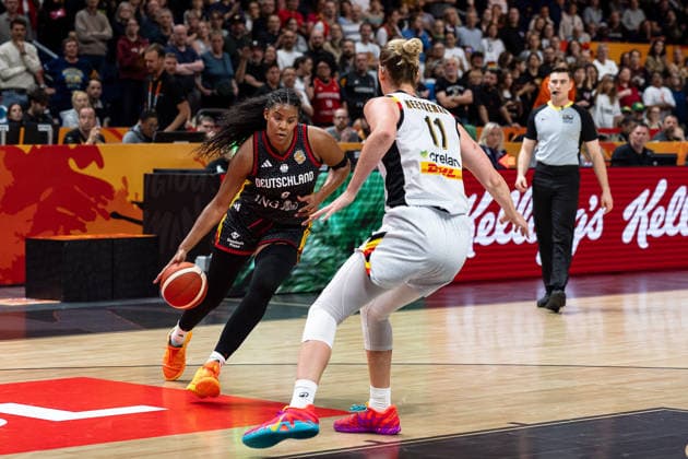 Nyara Sabally (Deutschland, 08) im Dribbling, Emma Meesseman (Belgien, 11), GER, Belgien vs. Deutschland, Basketball, FIBA Women s World Cup 2026, Viertelfinale, 10.09.2026 GER, Belgien vs. Deutschland, Basketball, FIBA Women s World Cup 2026, Viertelfinale, 10.09.2026 Berlin Copyright: xEibner-Pressefoto MaxxVincenx EP_MVN