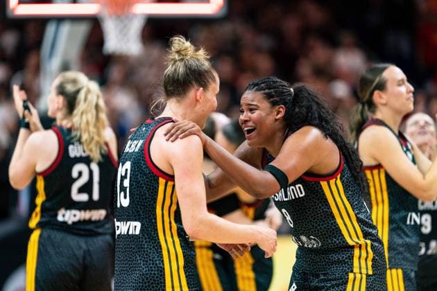 Leonie Fiebich (Deutschland, 13) und Nyara Sabally (Deutschland, 08) jubelt Jubel nach Sieg Spielende, GER, Belgien vs. Deutschland, Basketball, FIBA Women s World Cup 2026, Viertelfinale, 10.09.2026 GER, Belgien vs. Deutschland, Basketball, FIBA Women s World Cup 2026, Viertelfinale, 10.09.2026 Berlin Copyright: xEibner-Pressefoto MaxxVincenx EP_MVN