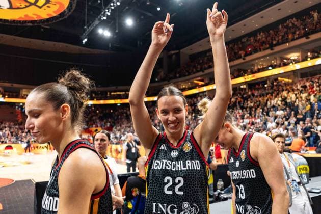 Emily Bessoir (Deutschland, 22) jubelt Jubel nach Sieg Spielende, GER, Belgien vs. Deutschland, Basketball, FIBA Women s World Cup 2026, Viertelfinale, 10.09.2026 GER, Belgien vs. Deutschland, Basketball, FIBA Women s World Cup 2026, Viertelfinale, 10.09.2026 Berlin Copyright: xEibner-Pressefoto MaxxVincenx EP_MVN