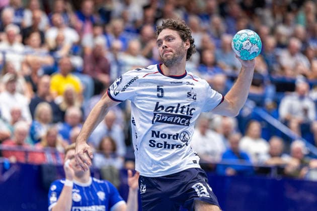 Niclas Kirkelokke (SG Flensburg-Handewitt, 05) im Torwurf GER, TBV Lemgo Lippe vs. SG Flensburg-Handewitt, Handball, 1. Bundesliga, 4. Spieltag, Spielzeit 2026 2027, 10.09.2026 GER, TBV Lemgo Lippe vs. SG Flensburg-Handewitt, Handball, 1. Bundesliga, 4. Spieltag, Spielzeit 2026 2027, 10.09.2026 Lemgo Copyright: xEibner-Pressefoto JanxRollingerx EP_JSK