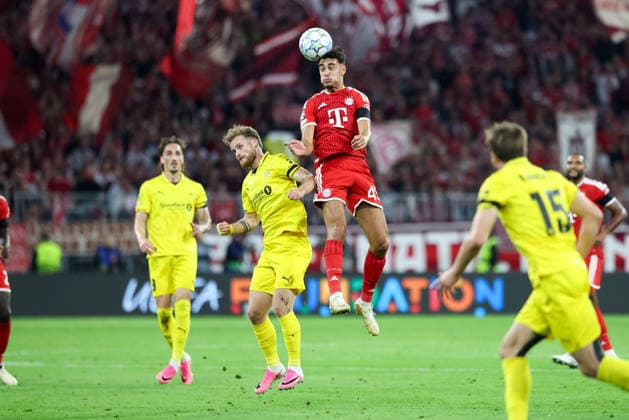 Kopfballduell, Aleksandar Pavlovic (FC Bayern Muenchen, 45) mit Ole Didrik Blomberg (FK Bodo Glimt, 11), GER, FC Bayern Muenchen vs. FK Bodo Glimt, Fussball, UEFA Champions League, Liga-Phase, 1. Spieltag, Saison 2026 2027, 10.09.2026, GER, FC Bayern Muenchen vs. FK Bodo Glimt, Fussball, UEFA Champions League, Liga-Phase, 1. Spieltag, Saison 2026 2027, 10.09.2026 Muenchen Copyright: xEibner-Pressefoto JennixMaulx EP_JML