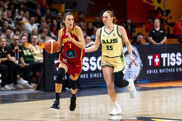 Alba Torrens (Spanien, 07) im Dribbling, Chloe Bibby (Australien, 55), GER, Australien vs. Spanien, Basketball, FIBA Women s World Cup 2026, Viertelfinale, 10.09.2026 GER, Australien vs. Spanien, Basketball, FIBA Women s World Cup 2026, Viertelfinale, 10.09.2026 Berlin Copyright: xEibner-Pressefoto MaxxVincenx EP_MVN