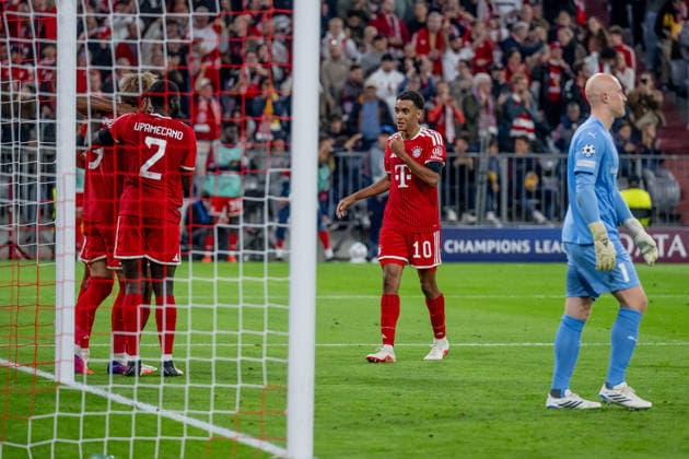 Jubel bei Dayot Upamecano (FC Bayern Muenchen, 02) und Jamal Musiala (FC Bayern Muenchen, 10) ueber das Tor zum 2:0 durch Harry Kane (FC Bayern Muenchen, 09), Julian Faye Lund (Torwart, FK Bodo Glimt, 01) ist dementsprechend bedient GER, FC Bayern Muenchen vs. FK Bodo Glimt, Fussball, UEFA Champions League, Ligaphase, 1. Spieltag, Spielzeit 2026 2027, 10.09.2026 (DFL DFB REGULATIONS PROHIBIT ANY USE OF PHOTOGRAPHS as IMAGE SEQUENCES and or QUASI-VIDEO). Foto: HMB Media Heike Feiner Copyright: HMBxMedia HeikexFeiner