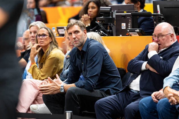 Dirk Nowitzki schaut zu, GER, Belgien vs. Deutschland, Basketball, FIBA Women s World Cup 2026, Viertelfinale, 10.09.2026 GER, Belgien vs. Deutschland, Basketball, FIBA Women s World Cup 2026, Viertelfinale, 10.09.2026 Berlin Copyright: xEibner-Pressefoto MaxxVincenx EP_MVN