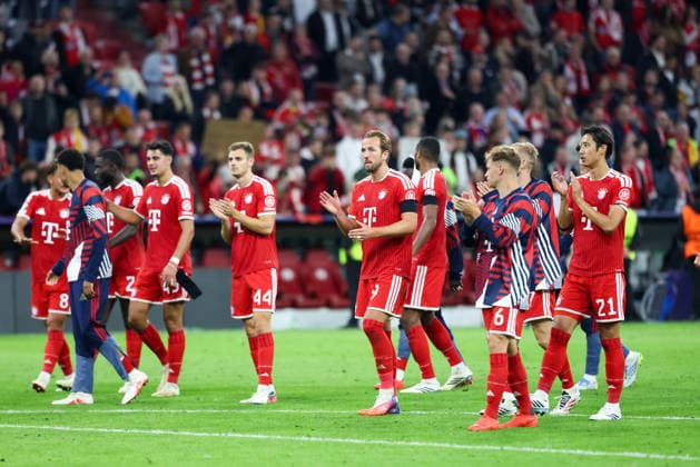 Die Spieler des FC Bayern Muenchen feiern den Sieg mit den Fans, GER, FC Bayern Muenchen vs. FK Bodo Glimt, Fussball, UEFA Champions League, Liga-Phase, 1. Spieltag, Saison 2026 2027, 10.09.2026, GER, FC Bayern Muenchen vs. FK Bodo Glimt, Fussball, UEFA Champions League, Liga-Phase, 1. Spieltag, Saison 2026 2027, 10.09.2026 Muenchen Copyright: xEibner-Pressefoto JennixMaulx EP_JML