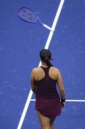 Jessica Pegula of USA reacts in frustration 2026 US Open, Day Twelve, USTA Billie Jean King National Tennis Center, New York, USA - 10 Sep 2026New York USTA Billie Jean King National T New York (NY) United States of America EDITORIAL USE ONLY No use with unauthorised audio, video, data, fixture lists, club league logos or live services. Online in-match use limited to 120 images, no video emulation. No use in betting, games or single club league player publications. Copyright: xEllaxLing Shutterstockx 17140161q