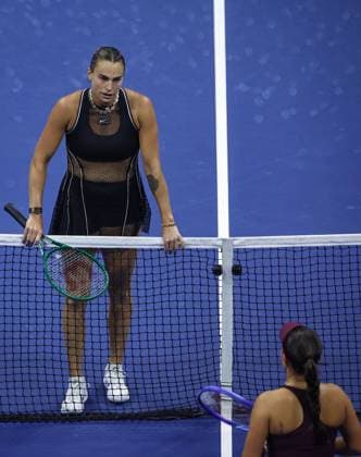 Aryna Sabalenka waits to hug Jessica Pegula at the net 2026 US Open, Day Twelve, USTA Billie Jean King National Tennis Center, New York, USA - 10 Sep 2026New York USTA Billie Jean King National T New York (NY) United States of America EDITORIAL USE ONLY No use with unauthorised audio, video, data, fixture lists, club league logos or live services. Online in-match use limited to 120 images, no video emulation. No use in betting, games or single club league player publications. Copyright: xEllaxLing Shutterstockx 17140161g