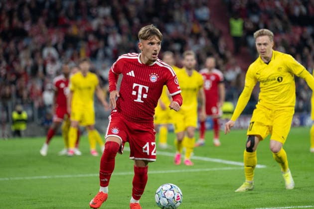 GER, Bavaria, Munich, Fussball, FC Bayern Muenchen - FK Bodo Glimt, at the Allianz Arena, Munich, Champions League, League phase, Matchday 1, September 10, 2026, from left: Lennart Karl (FC Bayern Muenchen, 42), Ola Brynhildsen (FK Bodo Glimt, 17), im Angriff UEFA regulations prohibit any use of photographs as image sequences and or quasi-video, Copyright: HMB-Media MichaelxNibel