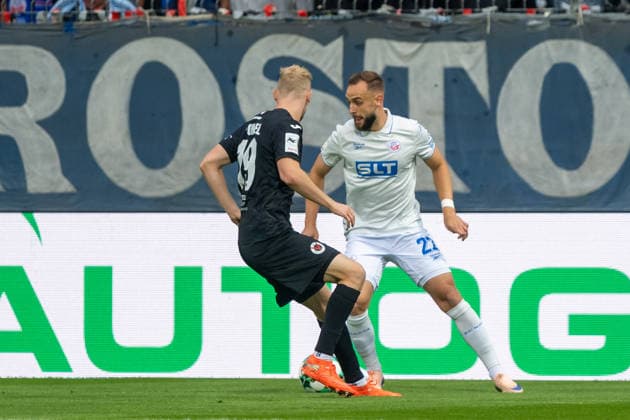 Zweikampf zwischen Meiko Sponsel (Viktoria Koeln, 19) und David Kopacz (F.C. Hansa Rostock, 27). FC Viktoria Koeln vs. FC Hansa Rostock , Fussball, 3. Liga, 05. Spieltag, Saison 2026 2027, 11.09.2026 DFL DFB Regulations prohibit any use of Photographs as image sequences and or Quasivideo FC Viktoria Koeln vs. FC Hansa Rostock, Fussball, 3. Liga, 05. Spieltag, Saison 2026 2027, 11.09.2026 Koeln Copyright: xEibner-Pressefoto ThomasxHaeslerx EP_THR
