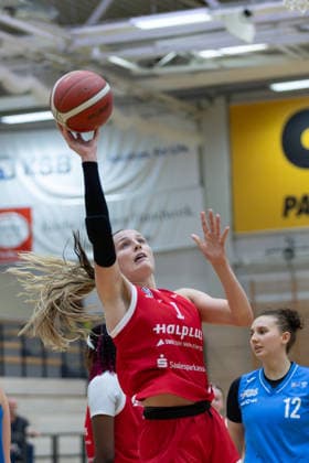 Lee Volker (Lions, 1), Elina Timoschenko (Sharks, 12), halfit Lions vs. KB Sharks Würzburg, Frauen, Basketball, Testspiel, 1. Bundesliga, 2. Bundesliga Süd, DBBL, Saison 2026 27, 11.09.2026. Halle SWH Arena Sachsen-Anhalt Deutschland