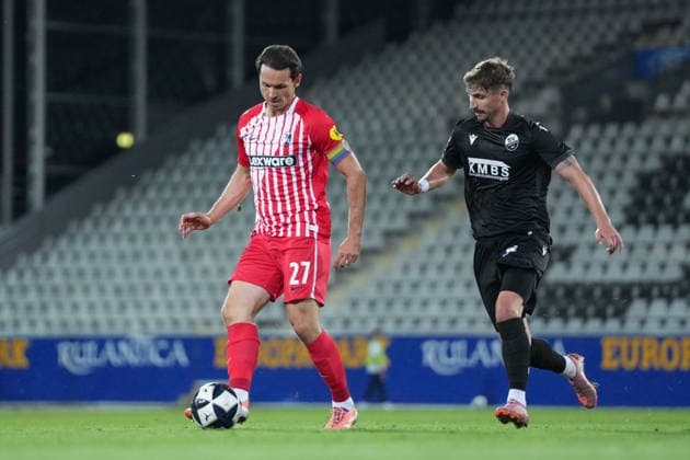 Nicolas Höfler Nicolas Hoefler (SC Freiburg II, 27) im Zweikampf mit Niklas Tarnat (SV Sandhausen, 06) , Deutschland, Fussball, Regionalliga Südwest, 7.Spieltag, 2026 2027, SC Freiburg II vs. SV Sandhausen, 11.09.2026, Dreisamstadion, Freiburg Freiburg Dreisamstadion Baden-Wuerttemberg Deutschland Copyright: xArnexAmbergx