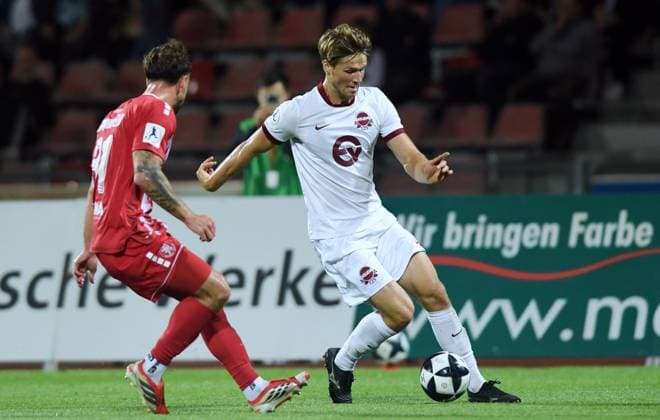 Zweikampf zwischen Benedikt von Hagen (Kickers Offenbach 17) (R) und Maurice Springfeld (KSV Hessen Kassel 31), GER, KSV Hessen Kassel vs Kickers Offenbach, Fussball, Regionalliga Suedwest, Saison 2026-2027, 7. Spieltag, 11.09.2026, GER, Fussball, Regionalliga Suedwest - KSV Hessen Kassel vs Kickers Offenbach, 11.09.2026 Kassel Copyright: xRolandxSippelx-xEibner-Pressefotox EP_RSL