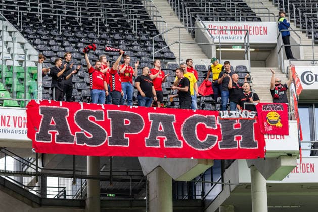 Die Fans von SG Sonnenhof Grossaspach im Gaesteblock feuern ihre Mannschaft an GER, TSV Havelse vs. SG Sonnenhof Grossaspach, Fussball, 3. Liga, 5. Spieltag, Spielzeit 2026 2027, 12.09.2026 DFL Regulations prohibit any use of photographers as image sequences and or quasi-video. GER, TSV Havelse vs. SG Sonnenhof Grossaspach, Fussball, 3. Liga, 5. Spieltag, Spielzeit 2026 2027, 12.09.2026 Hannover Copyright: xEibner-Pressefoto JanxRollingerx EP_JSK