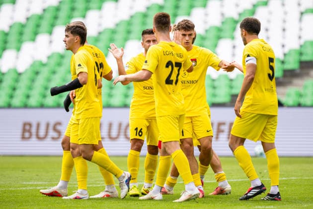 Die Spieler von SG Sonnenhof Grossaspach jubeln ueber das Tor zum 1:1 durch Loris Maier (SG Sonnenhof Grossaspach, 27) (mitte) GER, TSV Havelse vs. SG Sonnenhof Grossaspach, Fussball, 3. Liga, 5. Spieltag, Spielzeit 2026 2027, 12.09.2026 DFL Regulations prohibit any use of photographers as image sequences and or quasi-video. GER, TSV Havelse vs. SG Sonnenhof Grossaspach, Fussball, 3. Liga, 5. Spieltag, Spielzeit 2026 2027, 12.09.2026 Hannover Copyright: xEibner-Pressefoto JanxRollingerx EP_JSK