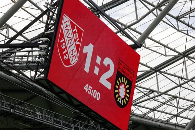 Anzeigetafel mit dem Stand von 1:2 zur Halbzeit GER, TSV Havelse vs. SG Sonnenhof Grossaspach, Fussball, 3. Liga, 5. Spieltag, Spielzeit 2026 2027, 12.09.2026 DFL Regulations prohibit any use of photographers as image sequences and or quasi-video. GER, TSV Havelse vs. SG Sonnenhof Grossaspach, Fussball, 3. Liga, 5. Spieltag, Spielzeit 2026 2027, 12.09.2026 Hannover Copyright: xEibner-Pressefoto JanxRollingerx EP_JSK