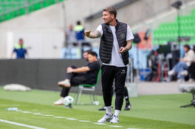 Pascal Reinhardt (SG Sonnenhof Grossaspach, Cheftrainer) gestikuliert GER, TSV Havelse vs. SG Sonnenhof Grossaspach, Fussball, 3. Liga, 5. Spieltag, Spielzeit 2026 2027, 12.09.2026 DFL Regulations prohibit any use of photographers as image sequences and or quasi-video. GER, TSV Havelse vs. SG Sonnenhof Grossaspach, Fussball, 3. Liga, 5. Spieltag, Spielzeit 2026 2027, 12.09.2026 Hannover Copyright: xEibner-Pressefoto JanxRollingerx EP_JSK