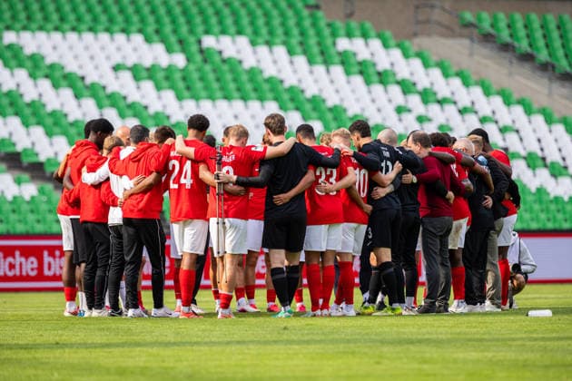 Die Spieler von TSV Havelse stehen nach Spielende zusammen GER, TSV Havelse vs. SG Sonnenhof Grossaspach, Fussball, 3. Liga, 5. Spieltag, Spielzeit 2026 2027, 12.09.2026 DFL Regulations prohibit any use of photographers as image sequences and or quasi-video. GER, TSV Havelse vs. SG Sonnenhof Grossaspach, Fussball, 3. Liga, 5. Spieltag, Spielzeit 2026 2027, 12.09.2026 Hannover Copyright: xEibner-Pressefoto JanxRollingerx EP_JSK