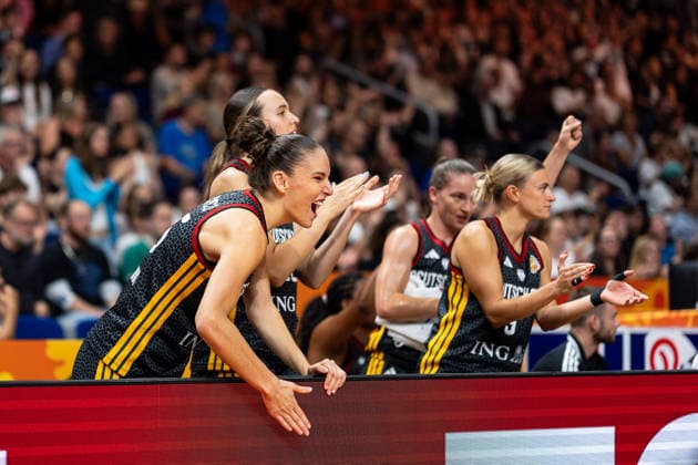 Clara Bielefeld (Deutschland, 25), Emily Bessoir (Deutschland, 22), Alexandra Wilke (Deutschland, 03) jubelt Jubel, GER, Frankreich vs. Deutschland, Basketball, FIBA Women s World Cup 2026, Halbfinale, 12.09.2026 GER, Frankreich vs. Deutschland, Basketball, FIBA Women s World Cup 2026, Halbfinale, 12.09.2026 Berlin Copyright: xEibner-Pressefoto MaxxVincenx EP_MVN