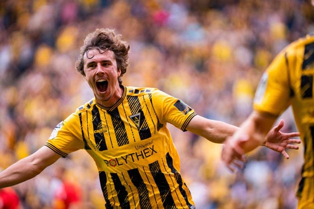 Louis Köster (Alemannia Aachen, 08) bejubelt das 1:0 durch Mika Schroers (Alemannia Aachen, 27) TSV Alemannia Aachen vs. SSV Jahn Regensburg, Fussball, 3. Liga, 5. Spieltag, Saison 2026 2027, 12.09.2026 DFB REGULATIONS PROHIBIT ANY USE OF PHOTOGRAPHS AS IMAGE SEQUENCES AND OR QUASI-VIDEO TSV Alemannia Aachen vs. SSV Jahn Regensburg, Fussball, 3. Liga, 5. Spieltag, Saison 2026 2027, 12.09.2026 Aachen Copyright: xEibner-Pressefoto J.xDerondeaux EP_JDU