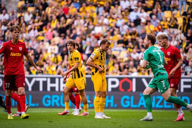 Mika Schroers (Alemannia Aachen, 27) nach einer vergebenen Chance TSV Alemannia Aachen vs. SSV Jahn Regensburg, Fussball, 3. Liga, 5. Spieltag, Saison 2026 2027, 12.09.2026 DFB REGULATIONS PROHIBIT ANY USE OF PHOTOGRAPHS AS IMAGE SEQUENCES AND OR QUASI-VIDEO TSV Alemannia Aachen vs. SSV Jahn Regensburg, Fussball, 3. Liga, 5. Spieltag, Saison 2026 2027, 12.09.2026 Aachen Copyright: xEibner-Pressefoto J.xDerondeaux EP_JDU