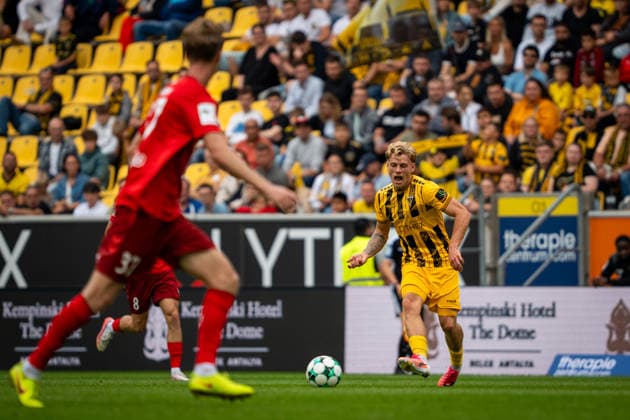 Jonas Oehmichen (Alemannia Aachen, 44) TSV Alemannia Aachen vs. SSV Jahn Regensburg, Fussball, 3. Liga, 5. Spieltag, Saison 2026 2027, 12.09.2026 DFB REGULATIONS PROHIBIT ANY USE OF PHOTOGRAPHS AS IMAGE SEQUENCES AND OR QUASI-VIDEO TSV Alemannia Aachen vs. SSV Jahn Regensburg, Fussball, 3. Liga, 5. Spieltag, Saison 2026 2027, 12.09.2026 Aachen Copyright: xEibner-Pressefoto J.xDerondeaux EP_JDU