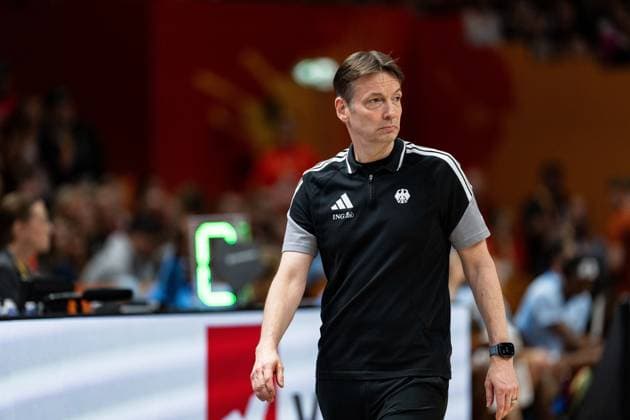 Olaf Lange (Deutschland, Trainer), GER, Frankreich vs. Deutschland, Basketball, FIBA Women s World Cup 2026, Halbfinale, 12.09.2026 GER, Frankreich vs. Deutschland, Basketball, FIBA Women s World Cup 2026, Halbfinale, 12.09.2026 Berlin Copyright: xEibner-Pressefoto MaxxVincenx EP_MVN