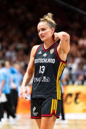 Leonie Fiebich (Deutschland, 13) enttaeuscht Enttaeuschung nach Niederlage, GER, Frankreich vs. Deutschland, Basketball, FIBA Women s World Cup 2026, Halbfinale, 12.09.2026 GER, Frankreich vs. Deutschland, Basketball, FIBA Women s World Cup 2026, Halbfinale, 12.09.2026 Berlin Copyright: xEibner-Pressefoto MaxxVincenx EP_MVN
