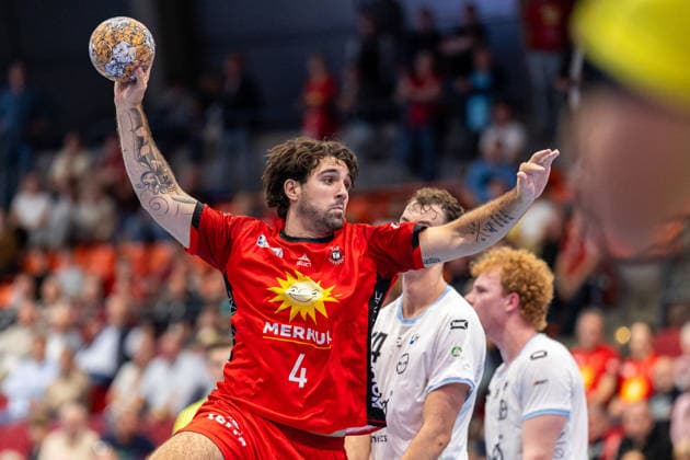 Max Santos (TuS N-Luebbecke, 04) im Torwurf GER, TuS N-Luebbecke vs. TSV Bayer Dormagen, Handball, 2. Bundesliga, 3. Spieltag, Spielzeit 2026 2027, 12.09.2026 GER, TuS N-Luebbecke vs. TSV Bayer Dormagen, Handball, 2. Bundesliga, 3. Spieltag, Spielzeit 2026 2027, 12.09.2026 Luebbecke Copyright: xEibner-Pressefoto JanxRollingerx EP_JSK