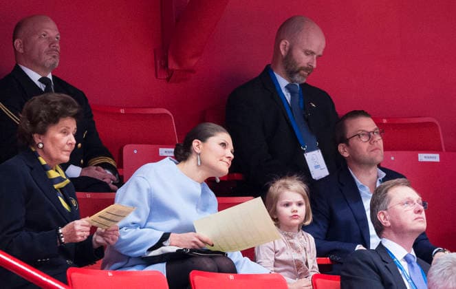Kronprinsessan Victoria, prinsessan Estelle och prins Daniel ser pa tävlingen i isdans under konstaknings-EM den 28 januari 2015 i Stockholm. Stockholm Sverige Copyright: xJoelxMarklundx