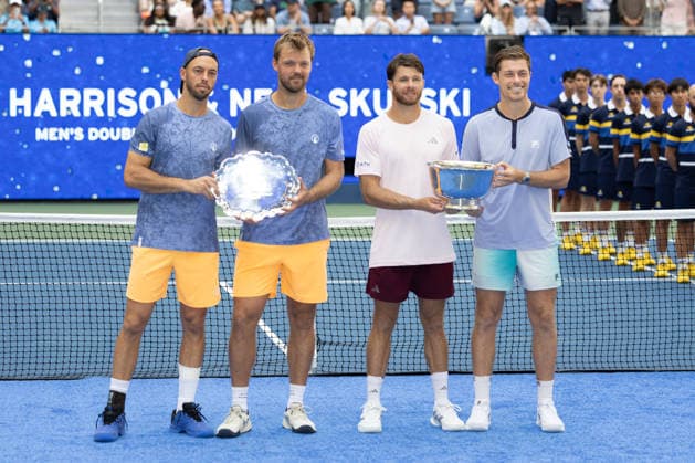 L-R.Finalisten Kevin Krawietz, Tim Puetz und Sieger Christian Harrison, Neil Skupski, Pokal, Trophy, Herren Doppel, Men s Doubles, Siegerehrung, Praesentation, US Open Championships, Billie Jean King National Tennis Center, Flushing Meadows, New York, USA . Copyright: xJuergenxHasenkopfx