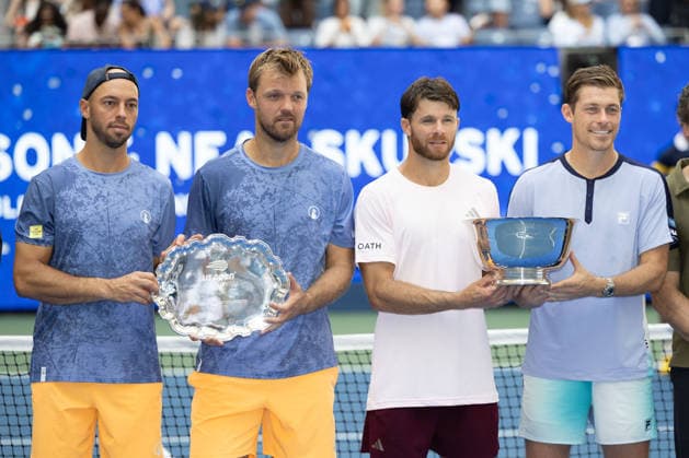 L-R.Finalisten Kevin Krawietz, Tim Puetz und Sieger Christian Harrison, Neil Skupski, Pokal, Trophy, Herren Doppel, Men s Doubles, Siegerehrung, Praesentation, US Open Championships, Billie Jean King National Tennis Center, Flushing Meadows, New York, USA . Copyright: xJuergenxHasenkopfx