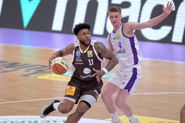 Anthony Gaines (Syntainics MBC 11) (am Ball), Daniel Kirchner (BG Goettingen 4) , GER, BG Goettingen - Syntainics MBC, Basketball BBL Pokal, 1. Runde, Saison 2026-2027, 12.09.2026. GER, BG Goettingen - Syntainics MBC, Basketball BBL Pokal, 1. Runde, Saison 2026-2027, 12.09.2026 Goettingen Copyright: xEibner-Pressefotox xRolandxSippelx EP_RSL